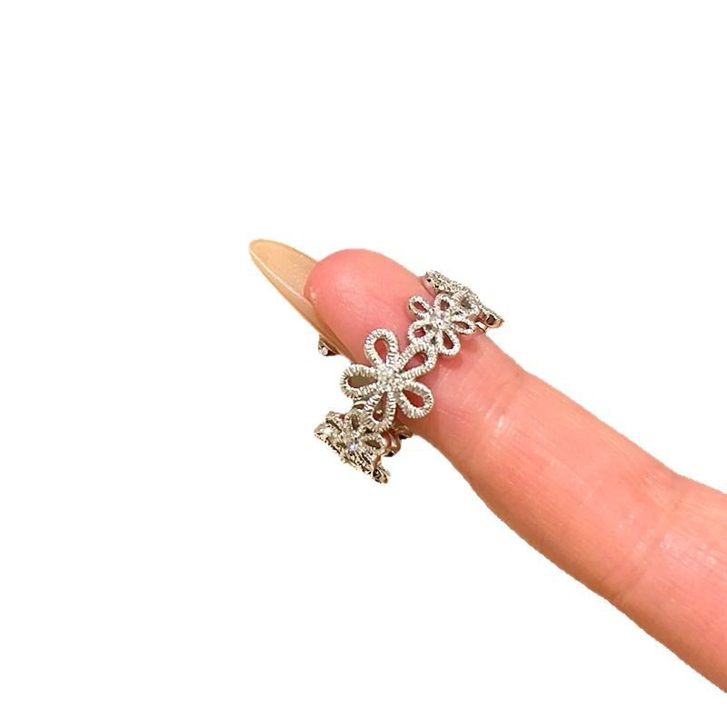 Niche Personality Unique Lace Hollow Flower Ring For Women