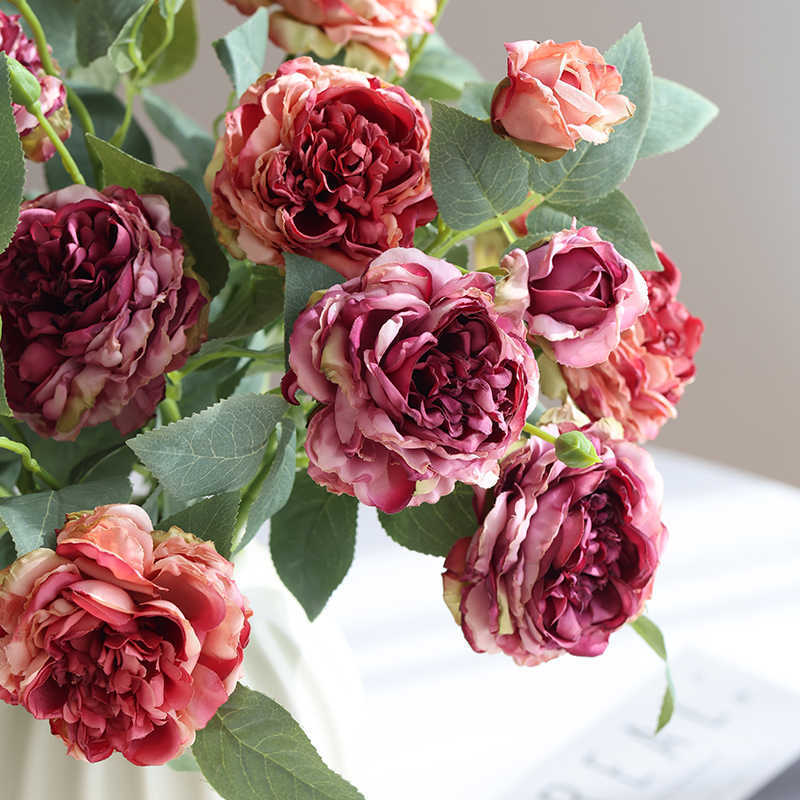 Simple Living Room Focusing Edge 3 Head Emulational Rose Flower